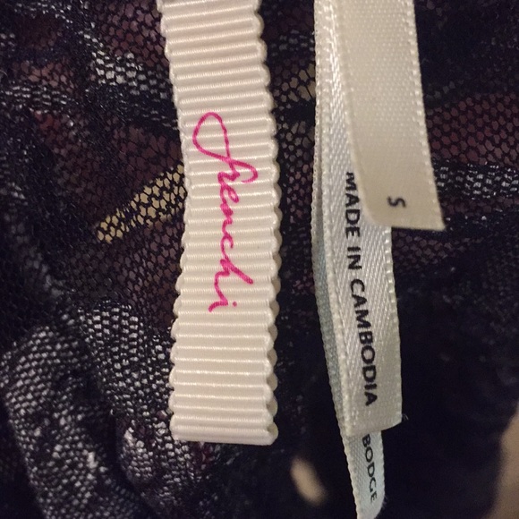 FRENCHIE CARDIGAN WITH  FLORAL DESIGN SIZE S.🌹 - Picture 8 of 8